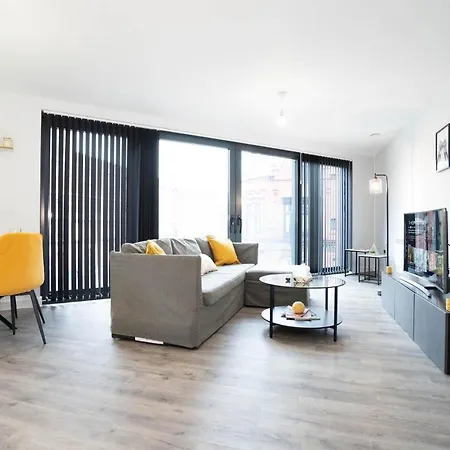 Apartman Deluxe - Skyline Vistas & Amenities *