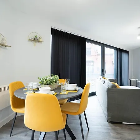 Deluxe - Skyline Vistas & Amenities Apartman *
